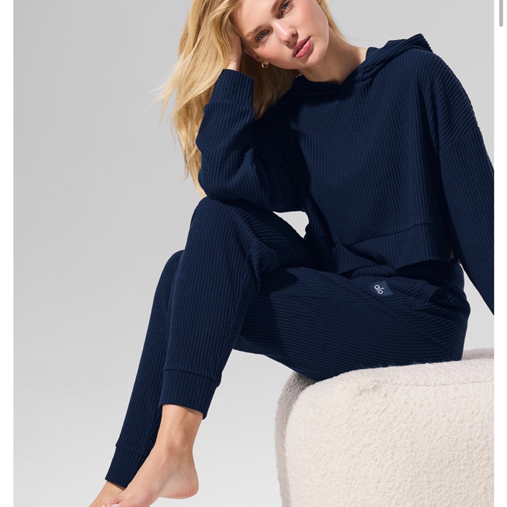 ALO Yoga Muse Hoodie and Muse sweatpants size M